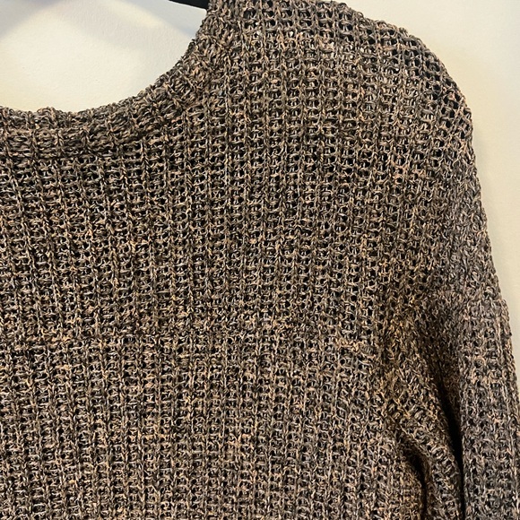 Dagg & Stacey Pullover - Picture 2 of 4